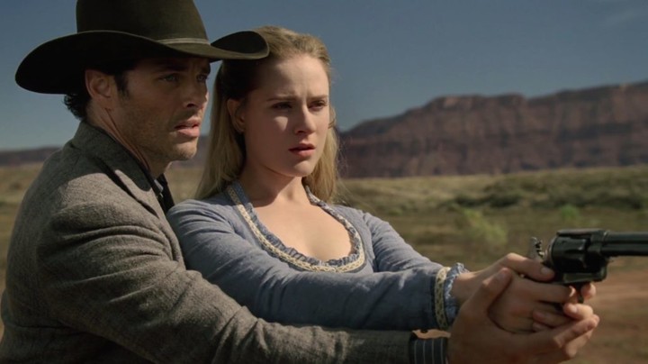 teddy-flood-and-dolores-shooting-gun-westworld