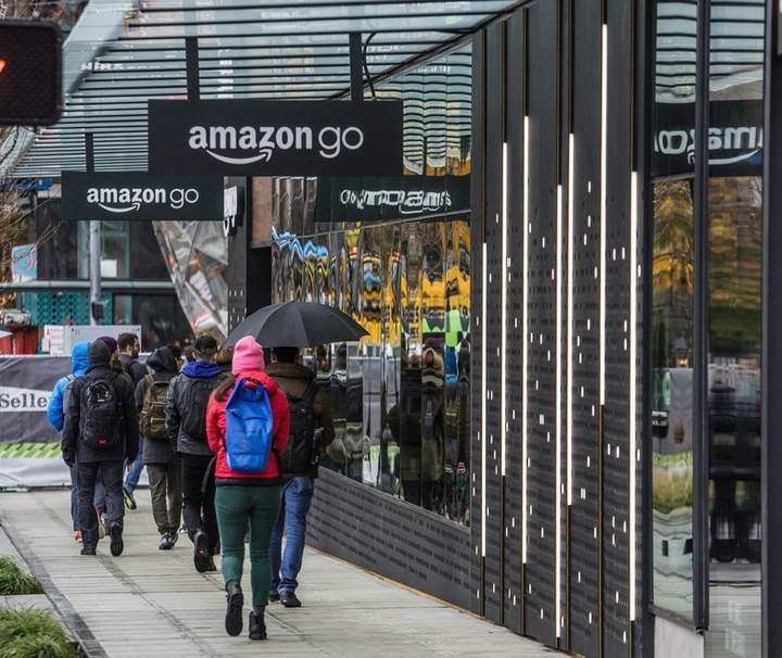 12052016-amazongo_01-780x657
