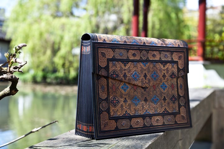 shiraz-accordion-box-paperblanks