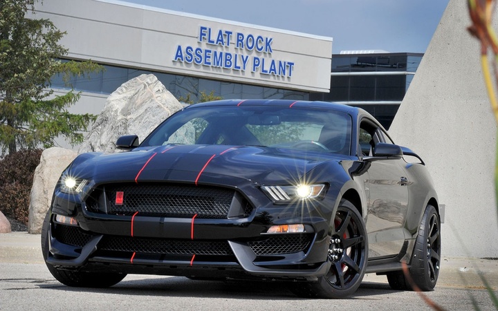 2016-ford-shelby-gt350r-mustang-at-flat-rock-assembly-plant