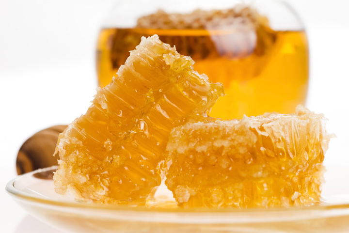 Fresh honey with honeycomb