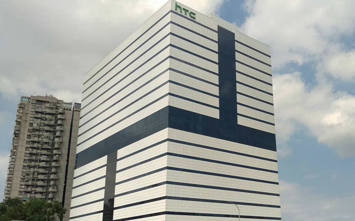 HTC 这次真的缺钱了？内置输入法搞事情 | 爱范儿