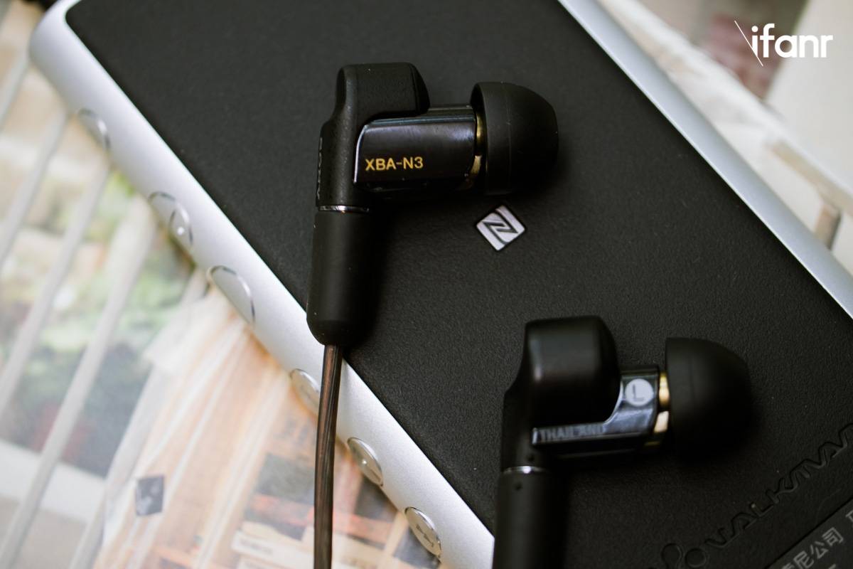 体验了索尼Walkman ZX300A，我开始相信“歌手”现场观众是真的哭了| 爱范儿