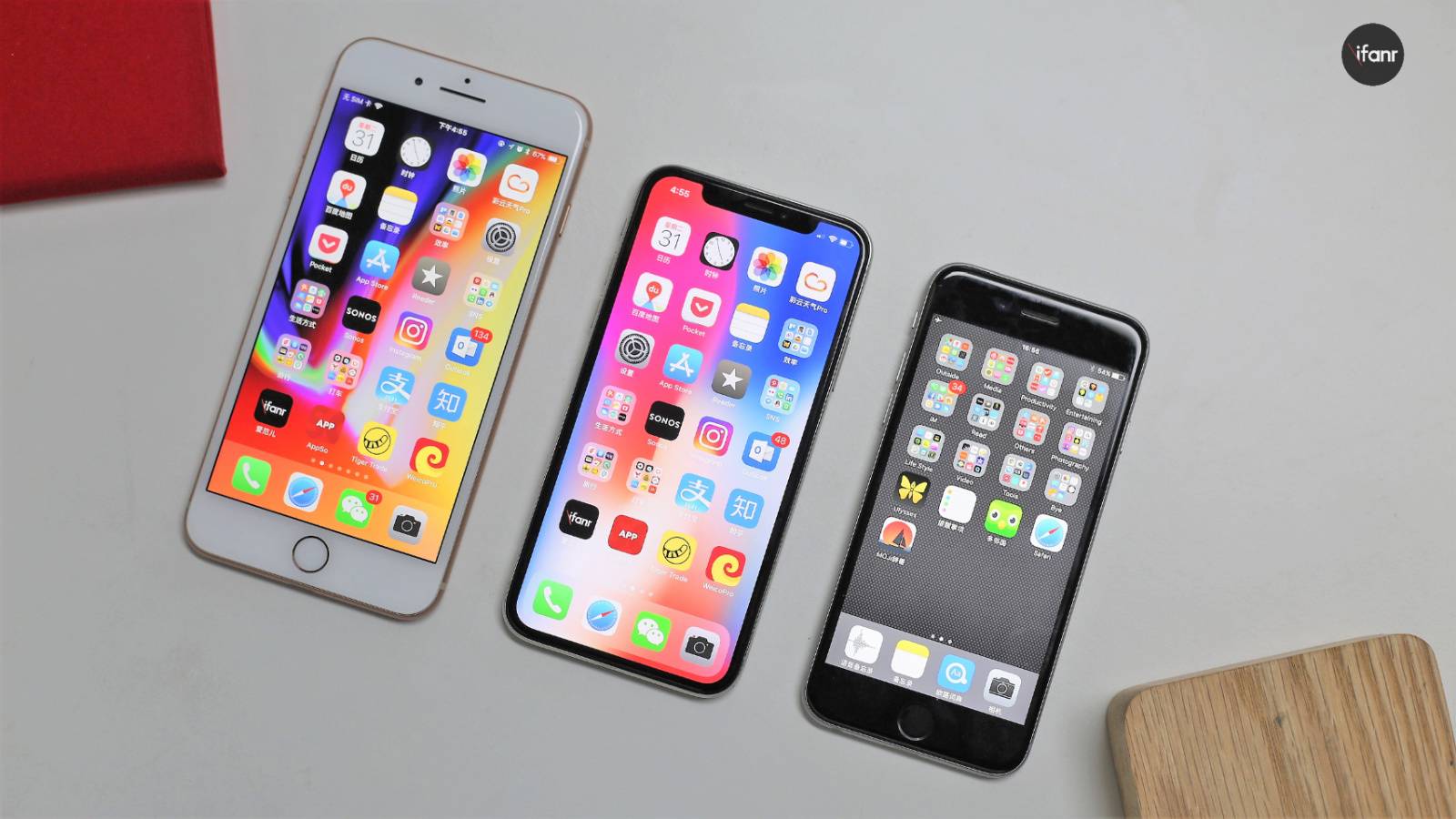 iPhoneXiPhone8 Plus - Lo schermo del telefono Android può avere la stessa larghezza su tutti e quattro i lati, ma non è necessario