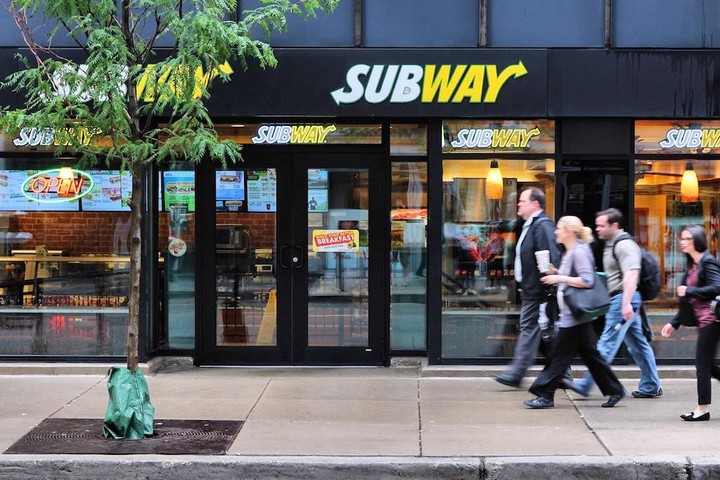 subway-storefront.jpg!720
