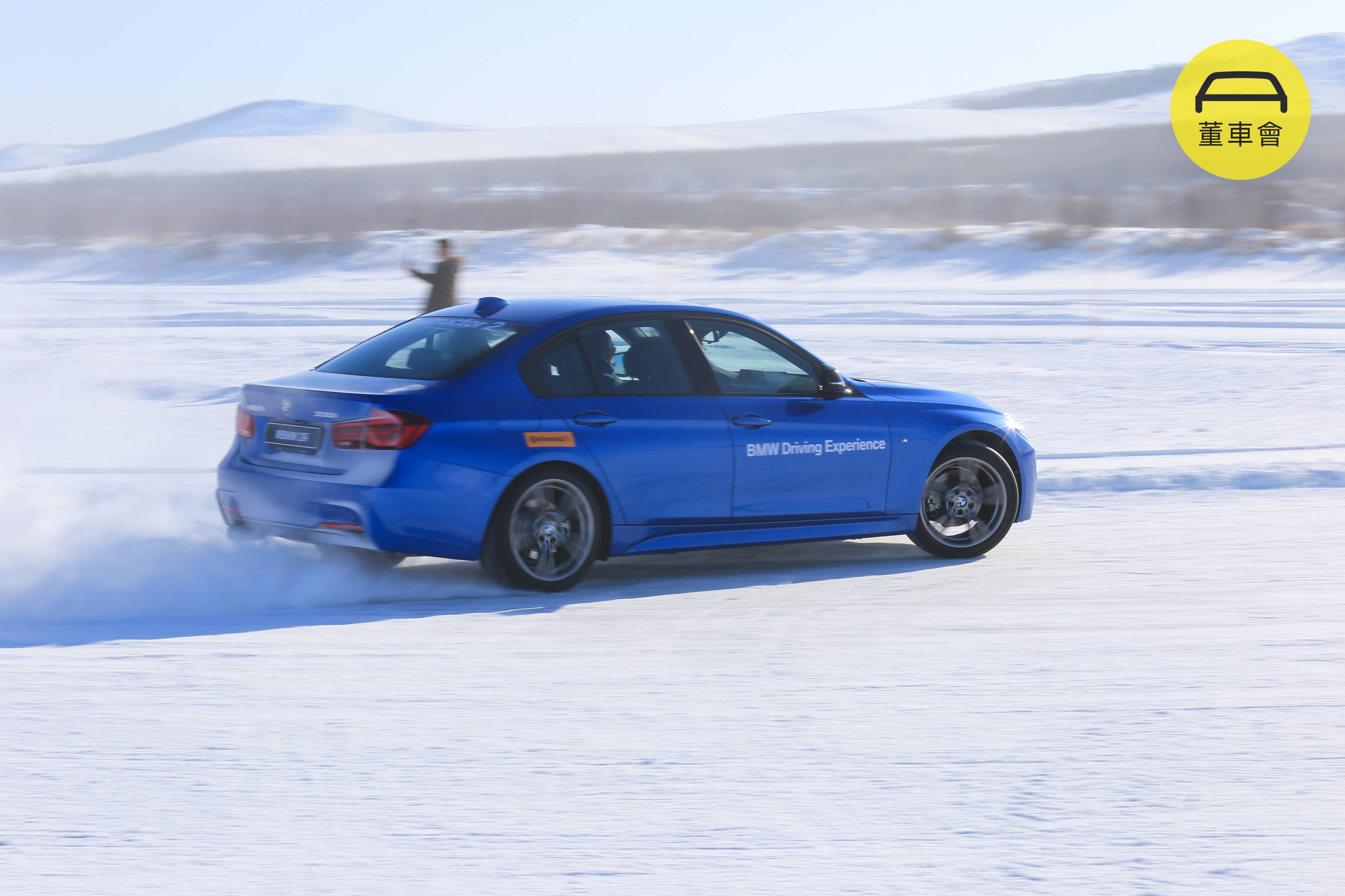 不是老司机握不动刀了，是BMW 带着我「漂」了| 爱范儿