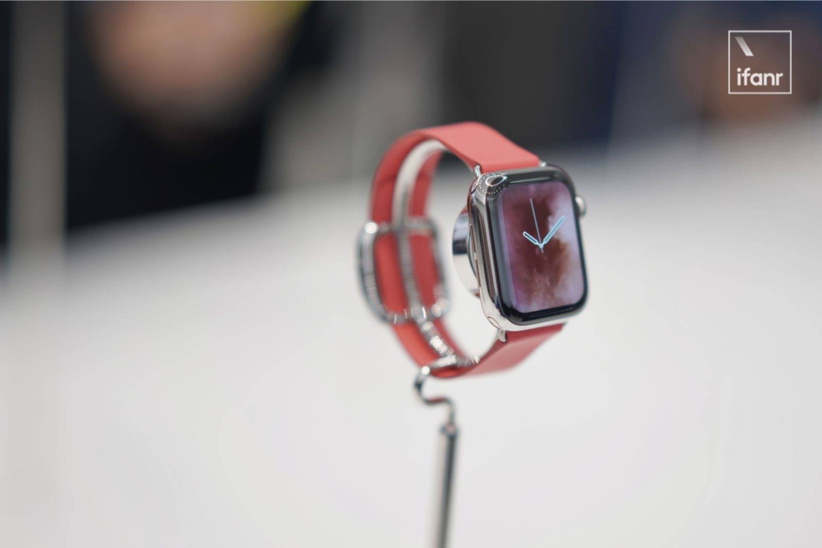 Apple Watch 4 上手：毫无疑问，它是目前最好的智能手表| 爱范儿