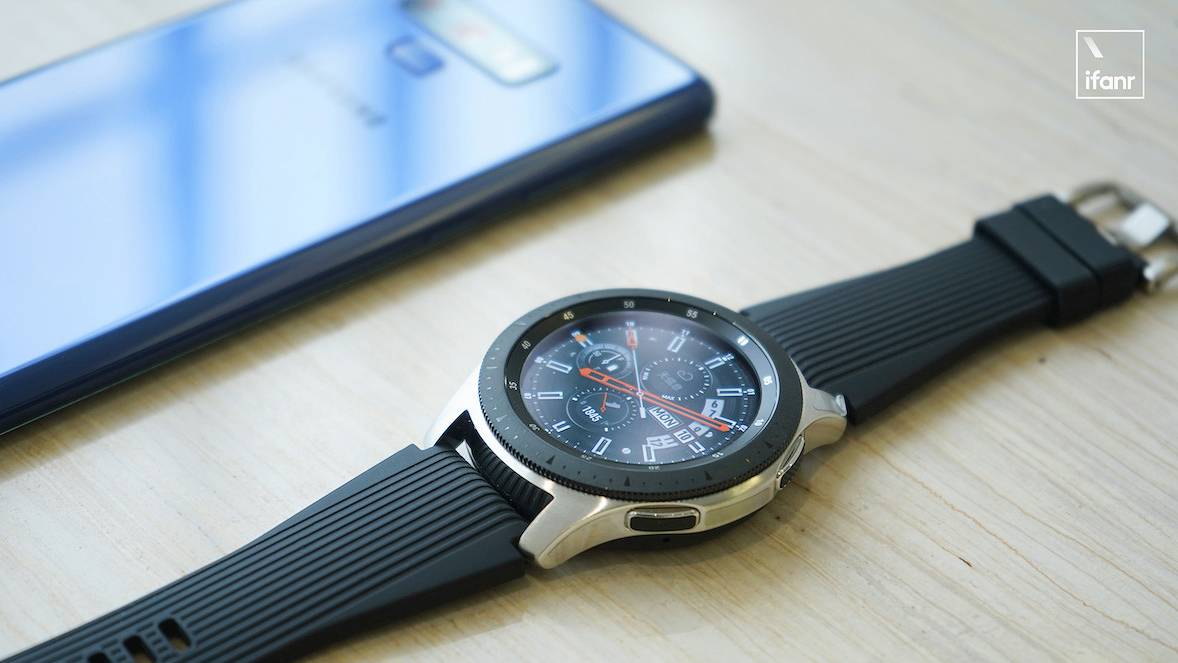 三星Galaxy Watch：有着46mm 的大圆盘，却要当大潮流下的低调者丨验货