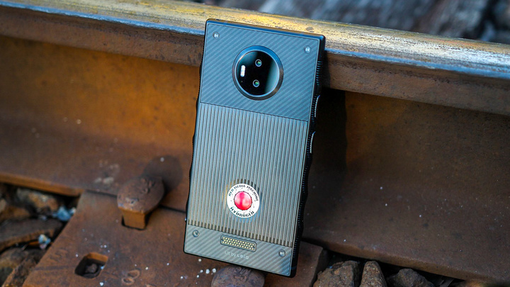 red_hydrogen_one_9.jpg!720