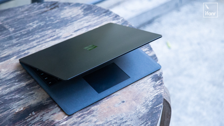 微软 Surface Laptop 5 仙茶绿图赏：当经典商务遇上小清新