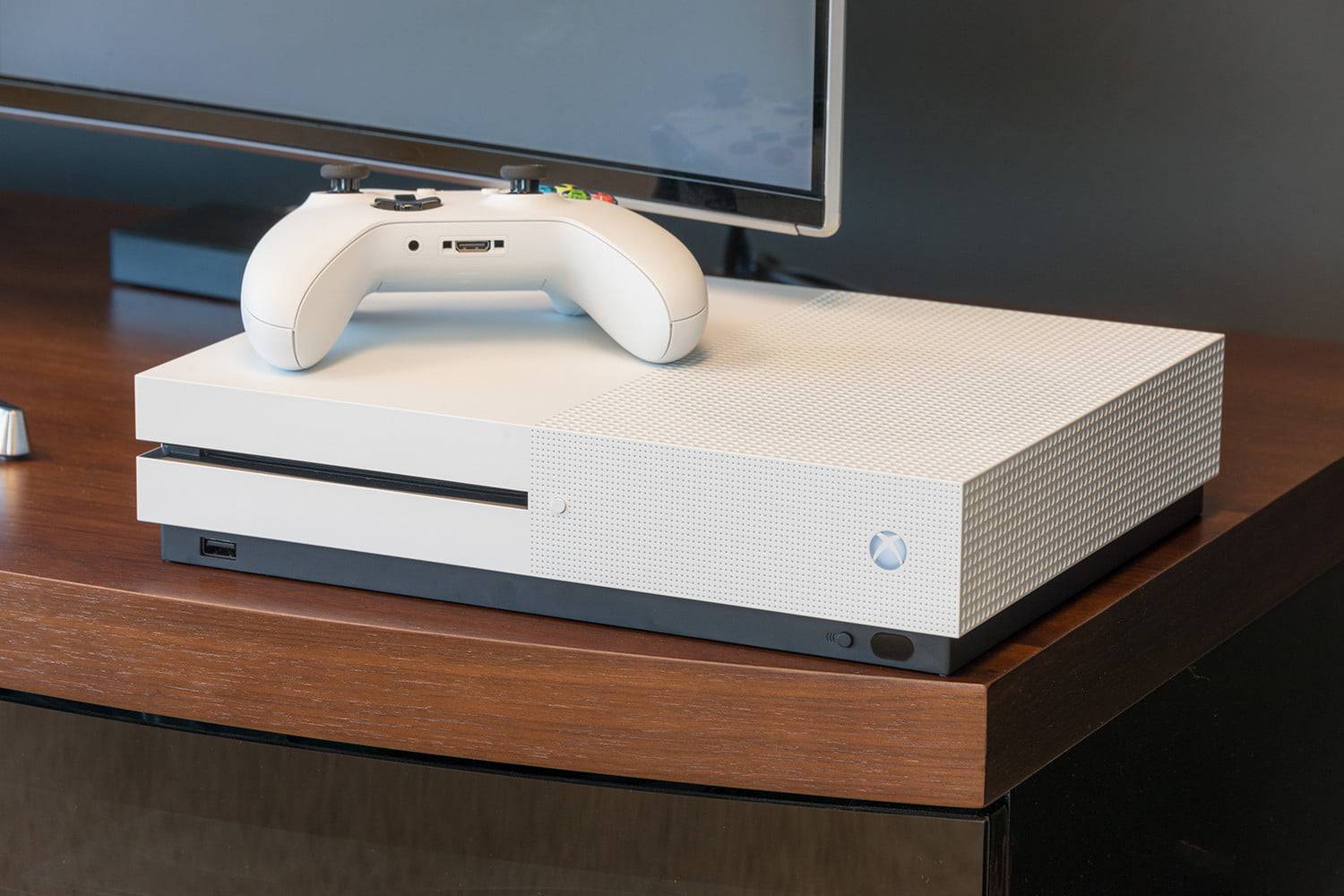 微软Xbox 新机计划曝光，一款只玩数字版游戏的Xbox One 将于明年E3 