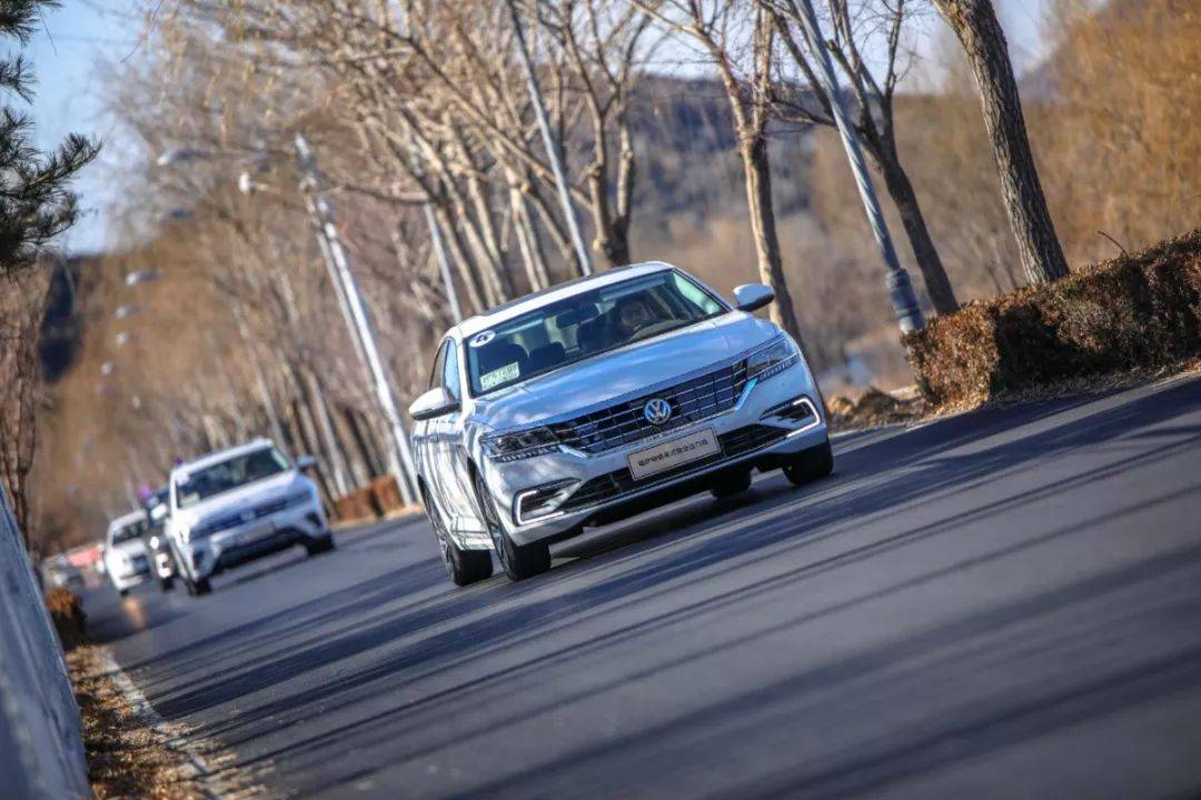 谁说上来就禁售燃油车？大众说我们先从混动做起