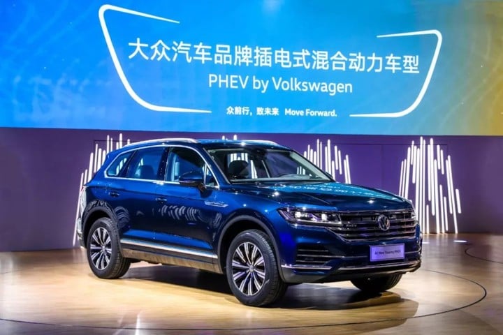 谁说上来就禁售燃油车?大众说我们先从混动做起 谁说上来就禁售燃油车?大众说我们先从混动做起