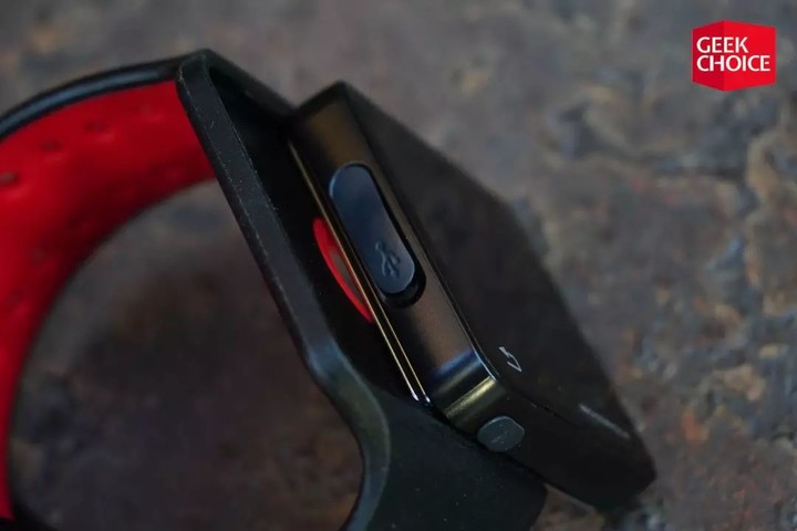 摩托罗拉鼎盛时有多可怕？它的智能手表比 Apple Watch 还早三年 | 极客博物馆