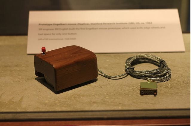 童年微机课的最爱，双飞燕鼠标的滚球比游戏还有魔力 | 极客博物馆