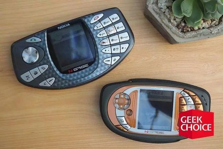 诺基亚在 2003 年发布的 N-Gage，才是「游戏手机」的鼻祖 | 极客博物馆