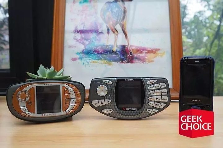 诺基亚在 2003 年发布的 N-Gage，才是「游戏手机」的鼻祖 | 极客博物馆