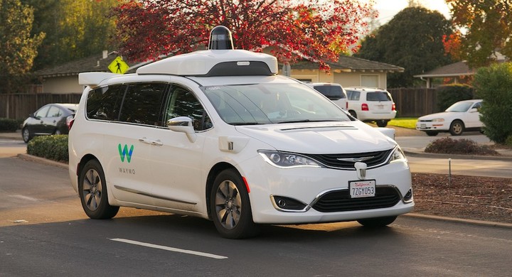 自駕車技術評比 Waymo 第一，蘋果敬陪末座 - 電腦王阿達