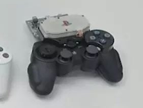 在PS4手柄诞生前，它可能是这个样子的