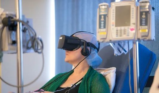 戴上VR，从医院逃亡