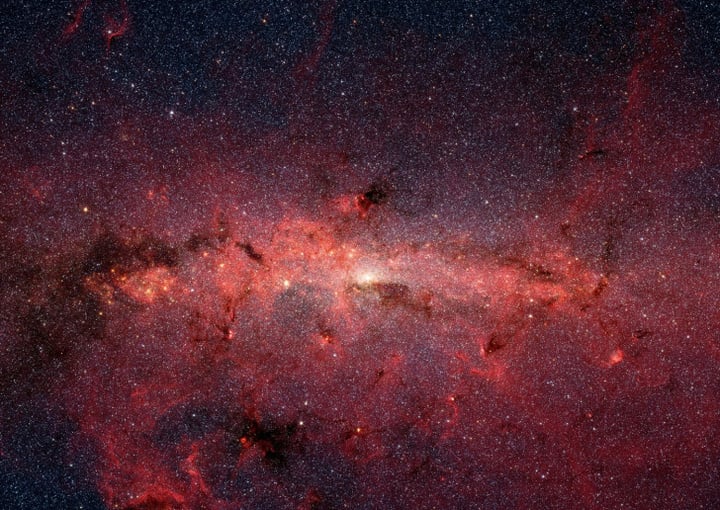 NASA 发布银河系中心区域高清大图