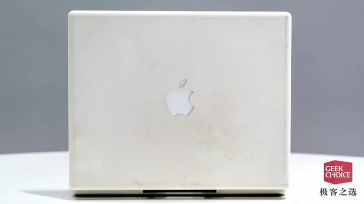 苹果 15 年前一万块的笔记本，竟然比 MacBook 还「良心」？｜极客博物馆