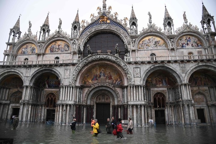 大半个威尼斯被淹