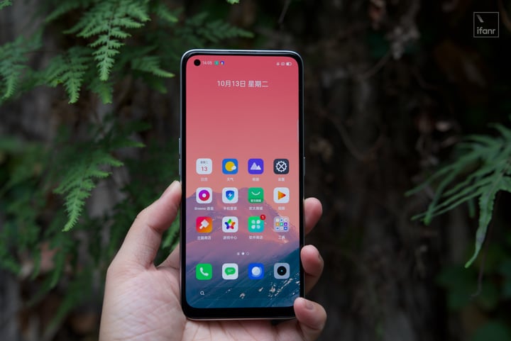 realme 真我 Q2 Pro 图赏：谁说千元机不能拥有 65W 快充和素皮？