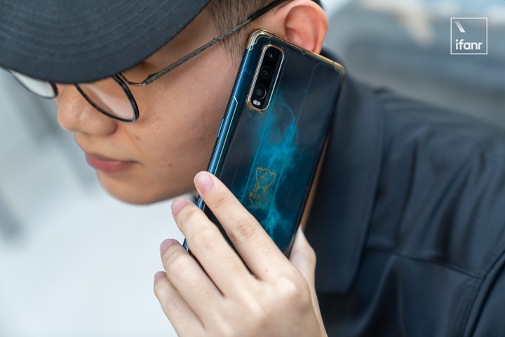 OPPO Find X2 英雄联盟 S10 限定版图赏：够精致，够惊喜