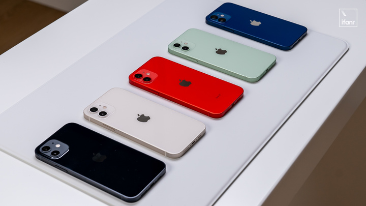 和紫色 iPhone 12 一起推出的，还有苹果的随机序列号