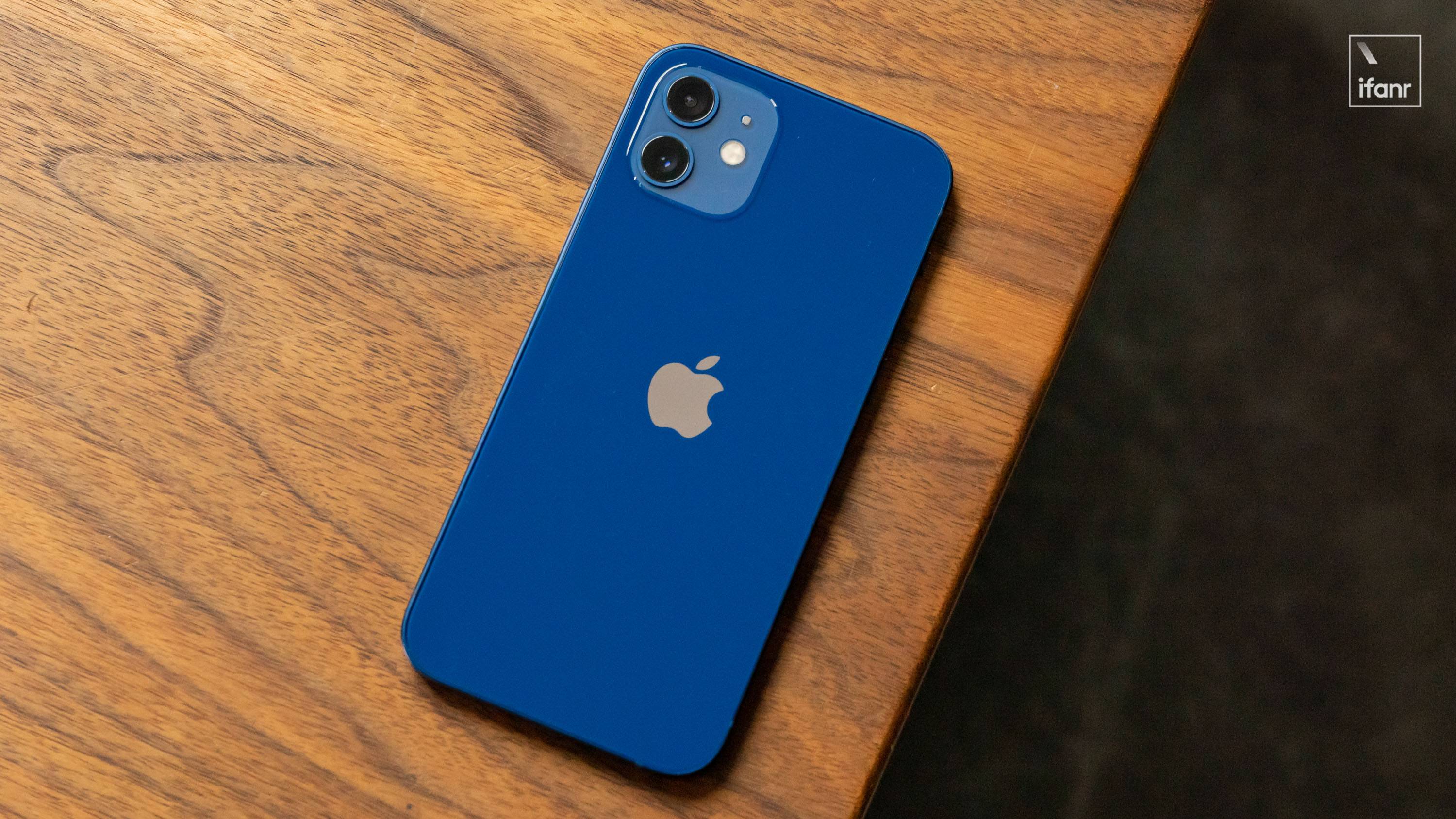 iPhone 12 Series 55 1 - Il blu di iPhone 12 è davvero così brutto?