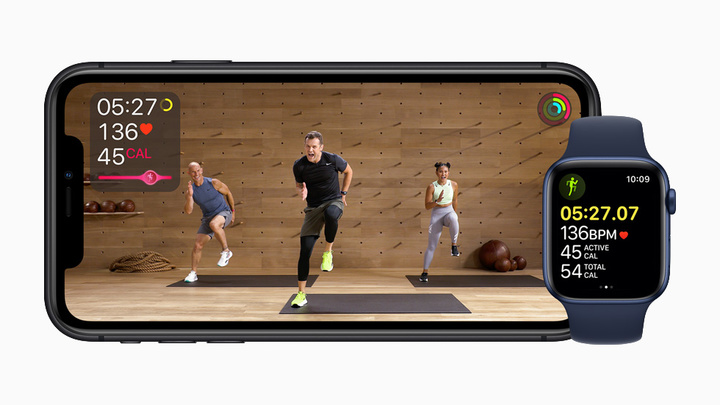 Apple_fitness-plus-iphone11-apple-watch-series-6_09152020_big.jpg.large_.jpg!720