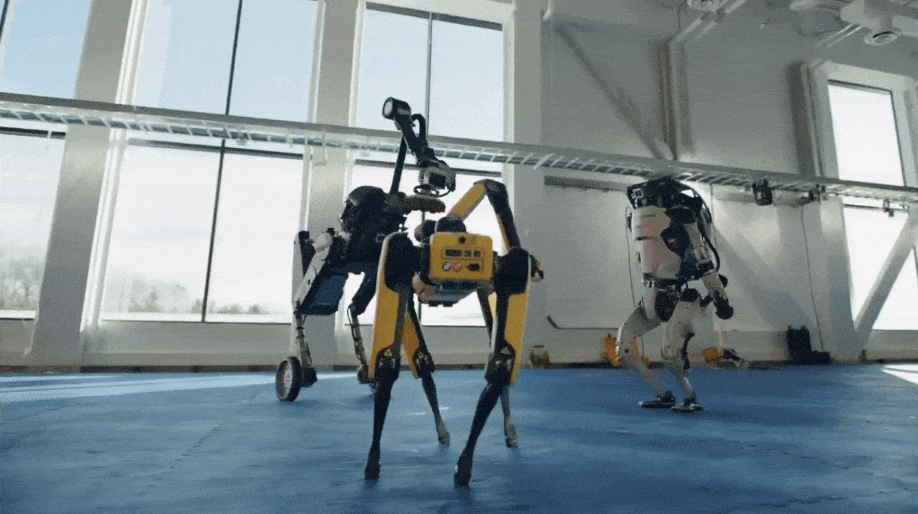 jiqiren 1 - L’ultimo robot con tecnologia nera di Lenovo fa gridare alla gente “Incredibile” senza ballare