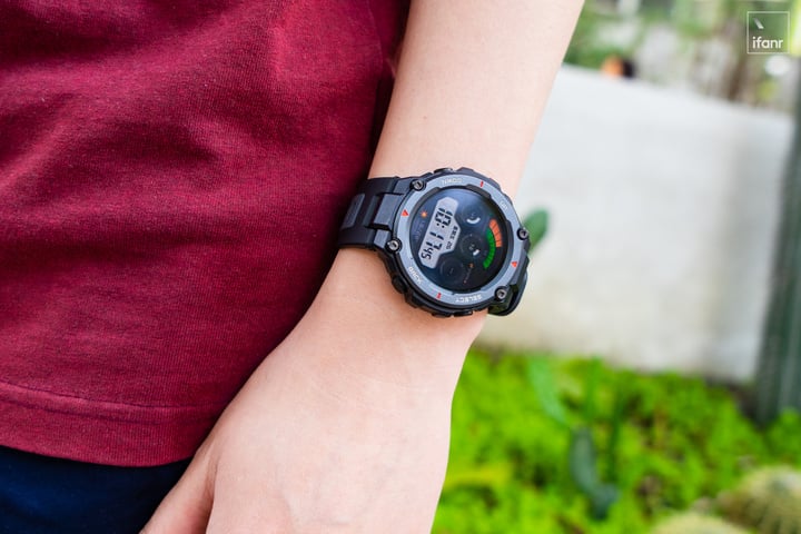 Amazfit T-Rex Pro 体验：户外运动爱好者的装备清单里，有它一席之地