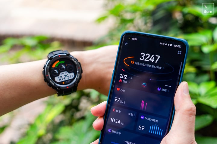 Amazfit T-Rex Pro 体验：户外运动爱好者的装备清单里，有它一席之地