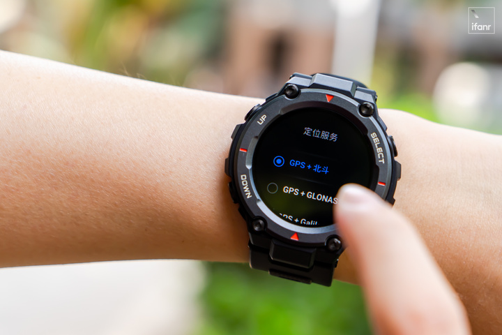 Amazfit T-Rex Pro 体验：户外运动爱好者的装备清单里，有它一席之地