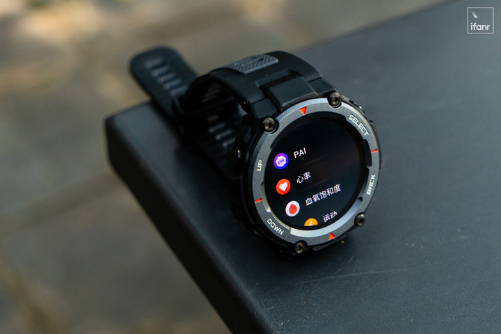 Amazfit T-Rex Pro 体验：户外运动爱好者的装备清单里，有它一席之地