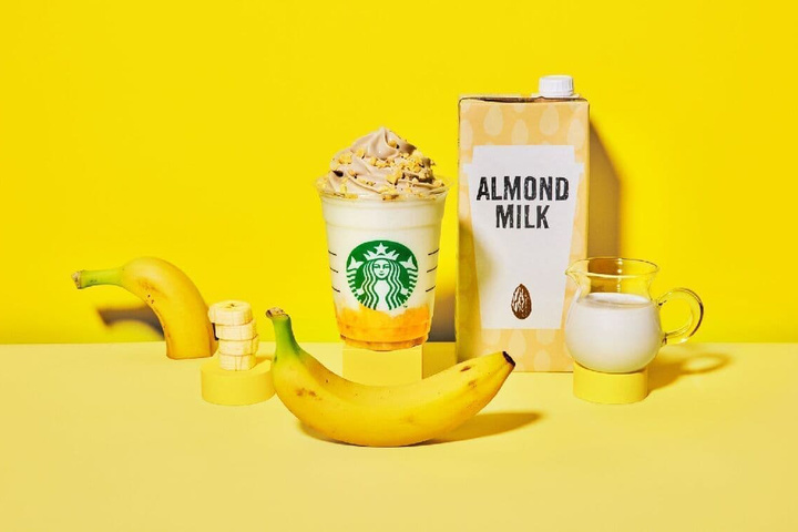 starbucks-japan-banana-almond-milk-frappuccino-almond-milk-whipped-cream-oat-milk-latte-release-01.jpg!720