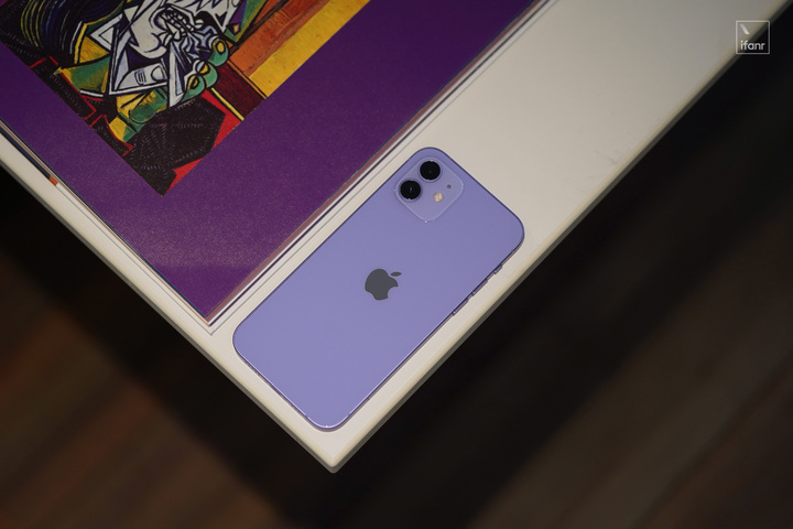 紫色 iPhone 12 图赏：华贵而又质朴，雅静而又热烈
