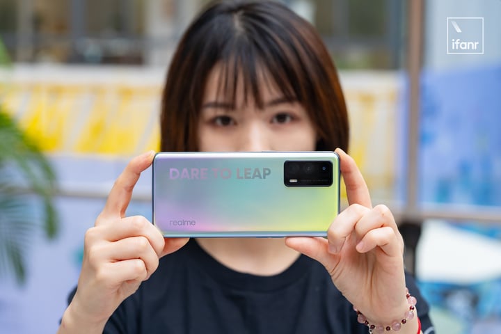 realme 的首款曲面屏，真我 X7 Pro 至尊版图赏