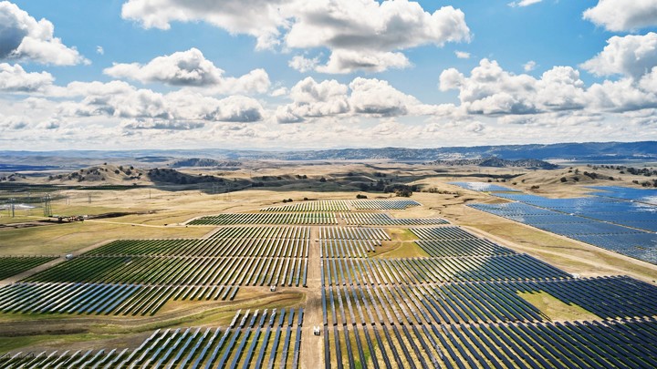 Apple_announces-new-climate-efforts-with-over-110-suppliers-transitioning-to-renewable-energy_033121.jpeg!720