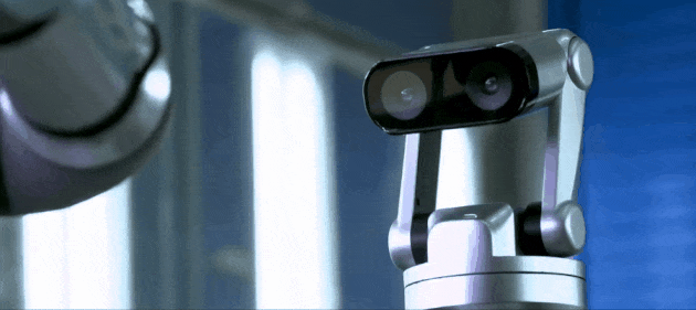 ezgif 2 11751de9fe71 - L’ultimo robot con tecnologia nera di Lenovo fa gridare alla gente “Incredibile” senza ballare