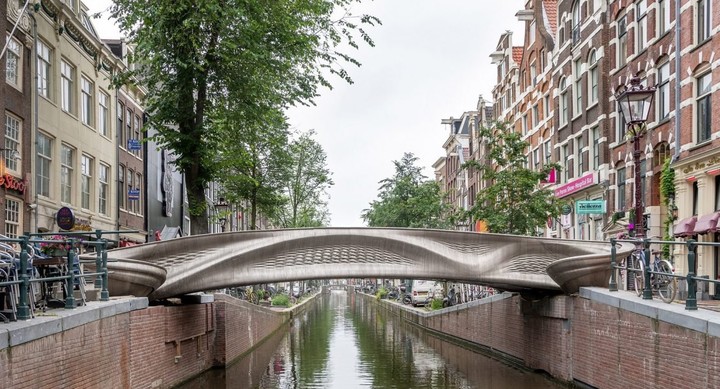mx3d-3d-printed-bridge-amsterdam-architecture-infrastructure-hero-1704x959.jpeg!720