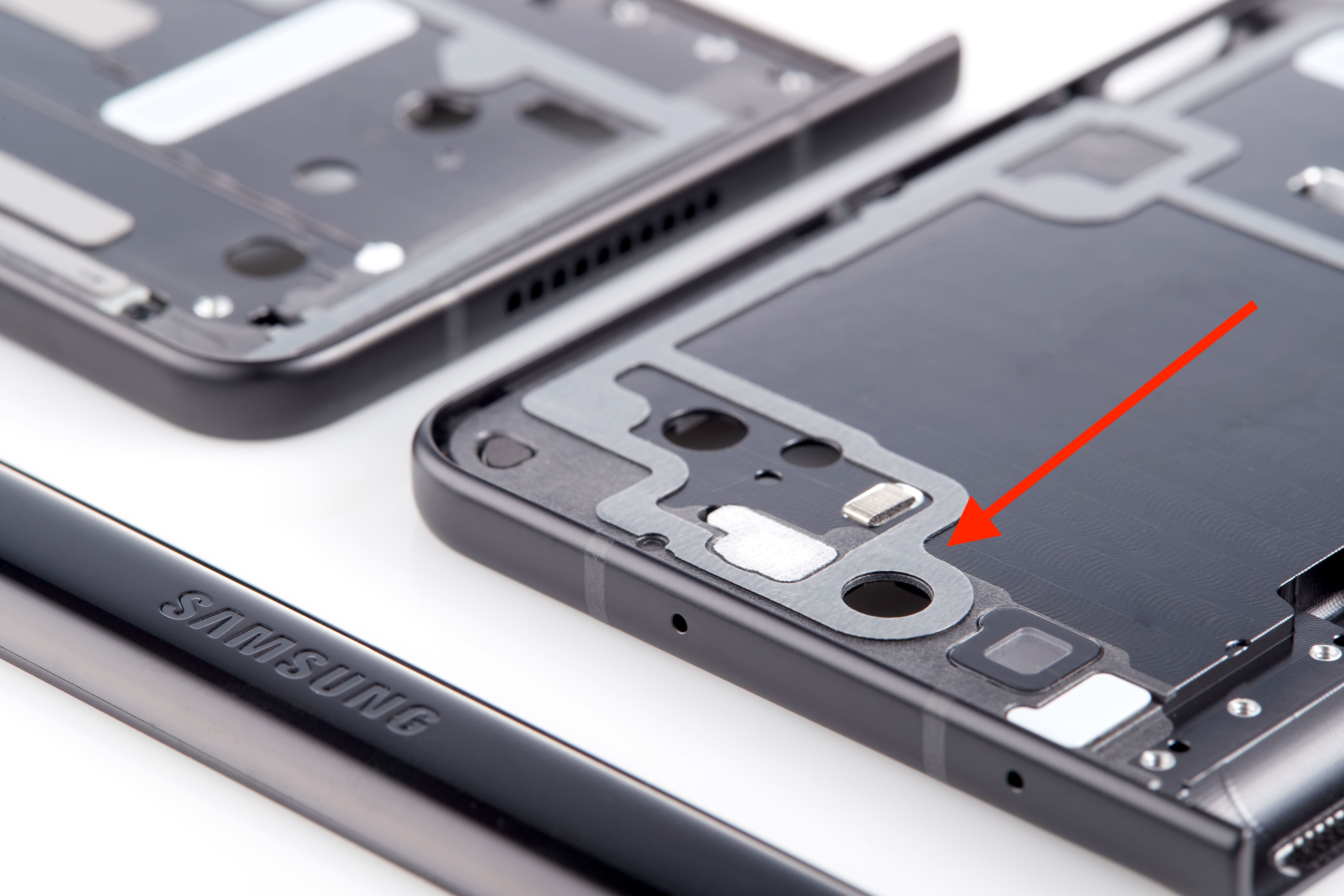 22 2 - Impermeabile e resistente, questa volta Samsung può rimuovere l’etichetta stereotipata “fragile” dello schermo pieghevole?
