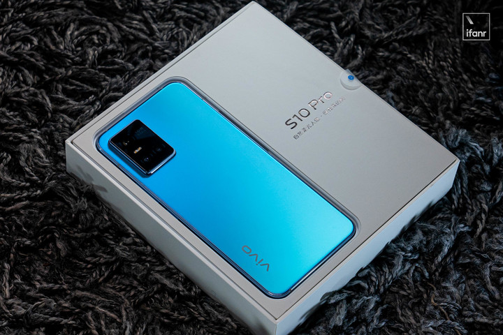 vivo S10 Pro 绮光炫彩配色图赏：这一代的炫彩更自然，更好看