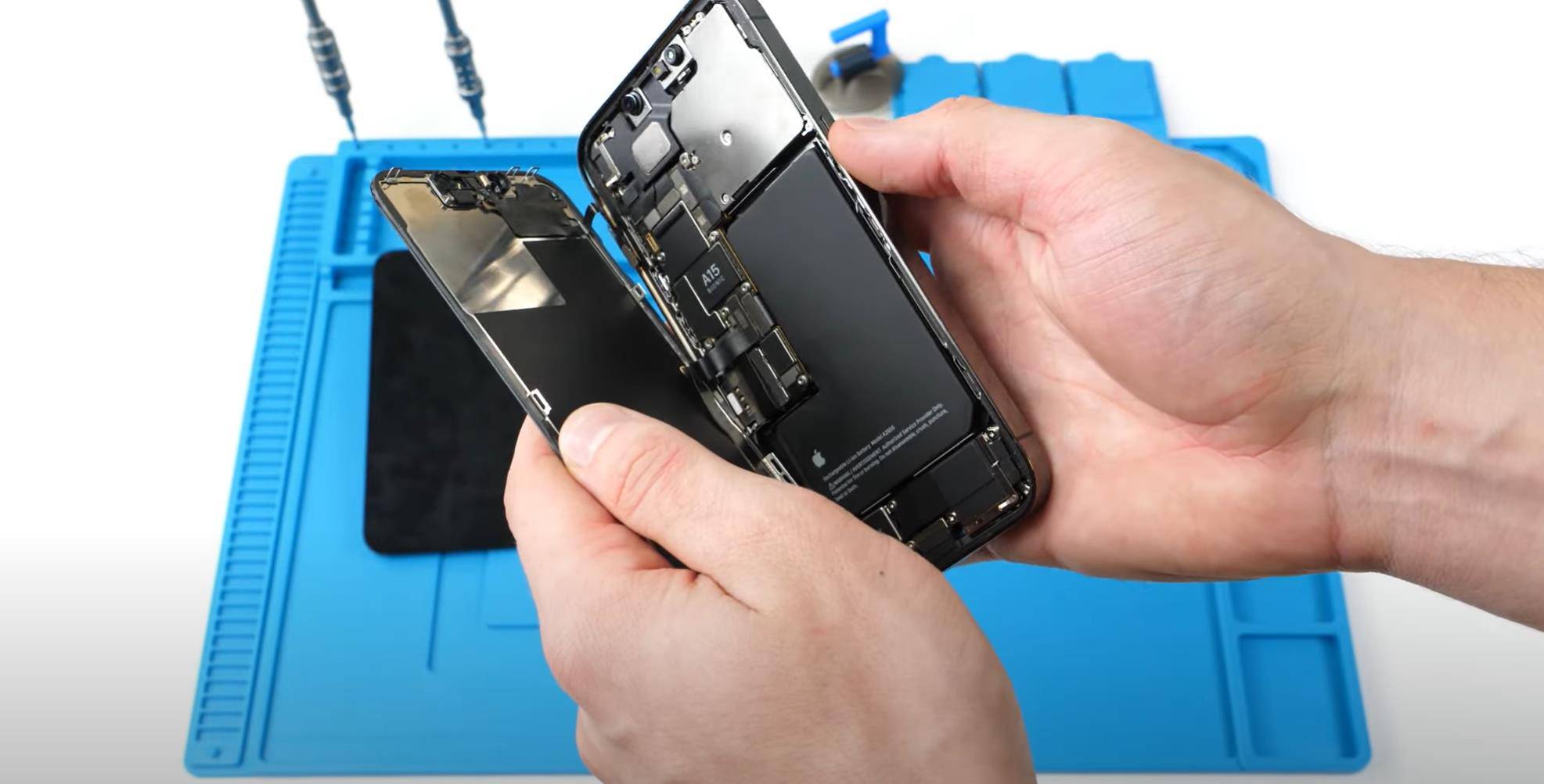 - La modifica dello schermo dell’iPhone 13 non disabiliterà più FaceID.Apple vuole lasciare andare le riparazioni di terze parti?