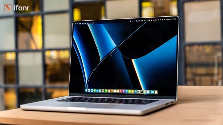 顶配 MacBook Pro 2021 首发体验：挤剩牙膏皮，屏幕强无敌