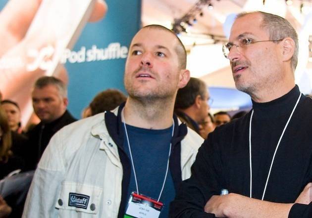 31748 53557 Jony Ive and Steve Jobs - Perché il MacBook Pro sembra più spesso?