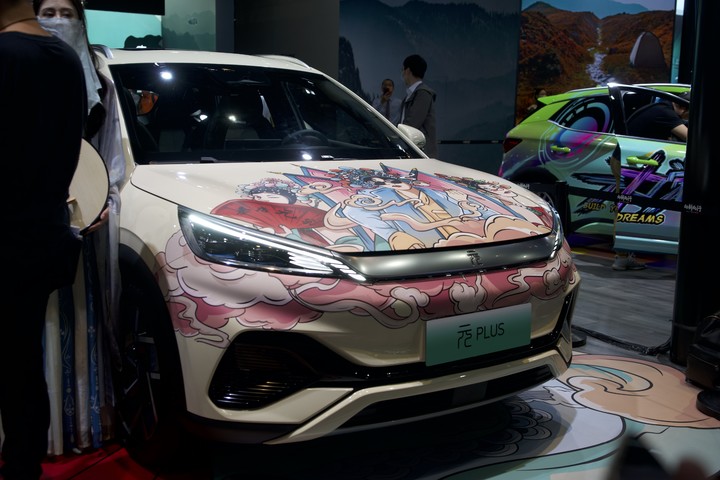 2021 广州车展：小鹏发布旗舰 SUV / 宝马 iX 正式上市 / 元 Plus 亮相比亚迪展台