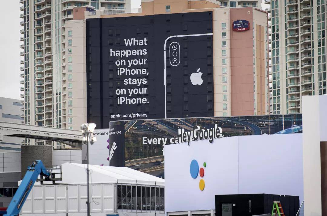 ipone2 - Dopo che Apple ha cambiato le sue impostazioni sulla privacy, Facebook e altre quattro principali piattaforme social hanno perso quasi decine di miliardi di dollari